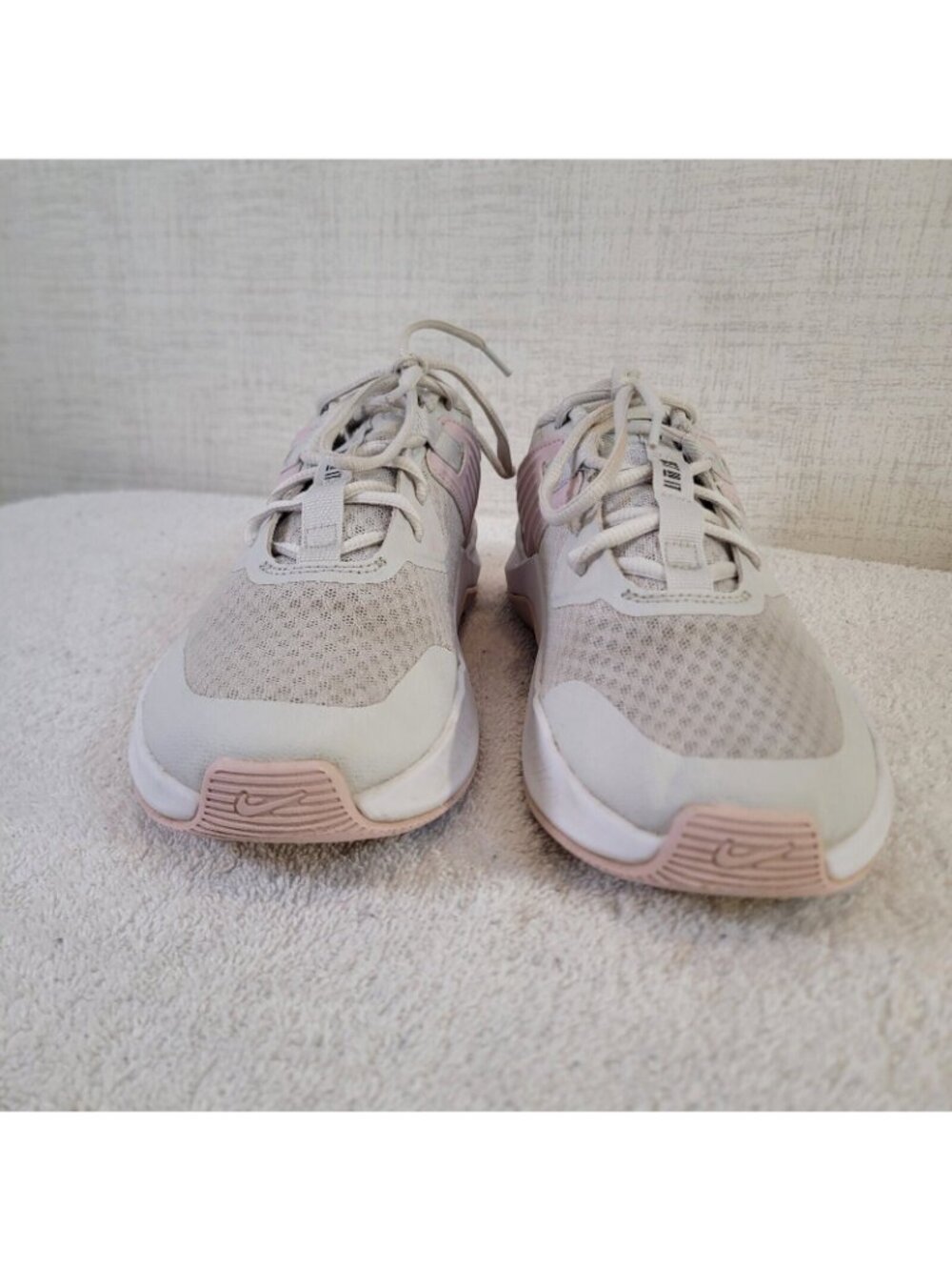 Nike MC Trainer Shoes Womens 9.5 White Pink Athletic Training Running Sneakers - Picture 9 of 10